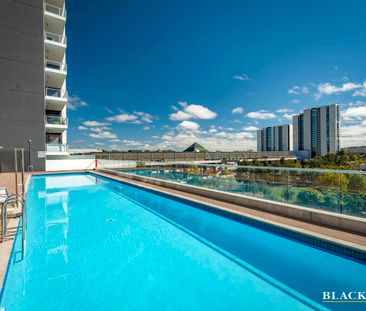 Stunning 18th-floor views! - Photo 3