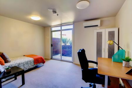 Large Studio - Photo 2