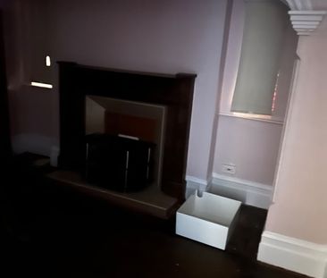 5 Bed Terraced House, Russell Rise, LU1 - Photo 1