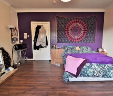 6 Bed - Haddon Hall, Bankfield Road, Burley, Leeds - LS4 2JT - Student - Photo 6