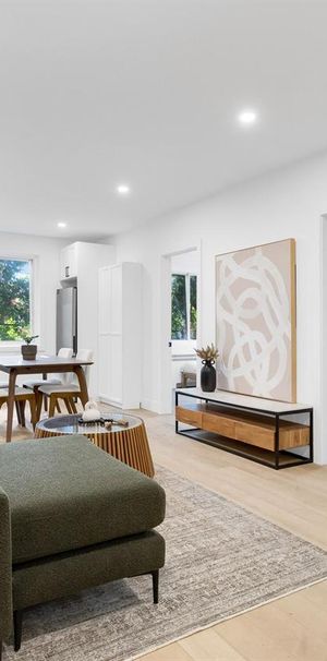 Montreal-Ouest – 3 Bedroom 1 Bathroom Apartment to Rent - Photo 1