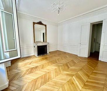 A LOUER 4 PIECES 100.46m² PARIS VIIIème - Photo 1