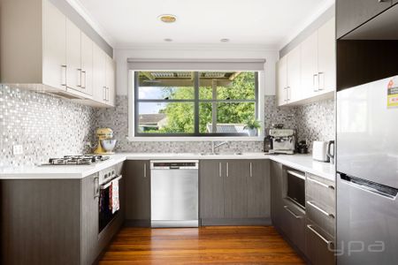 Timeless Charm Meets Convenience - Photo 4