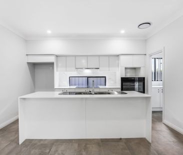 2/5 Grafton Place, Jamisontown - Photo 2