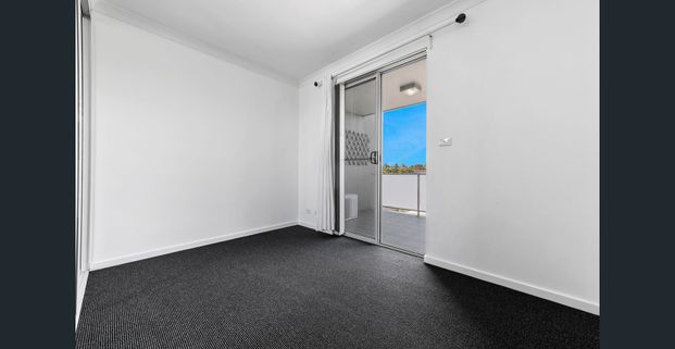 Well Presented Modern One Bedroom Apartment - Photo 1