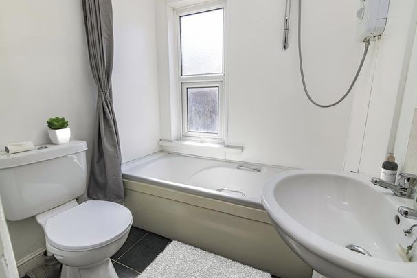 5 bedroom house to rent - Photo 1