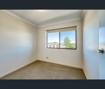 4/10 Mansfield Street, Coorparoo, Qld 4151 - Photo 1