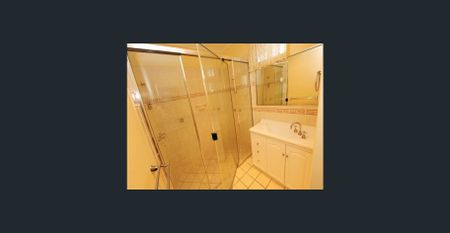 SPACIOUS 4 BEDROOM FAMILY HOME WITH MODERN COMFORTS, GENEROUS OUTDOOR SPACE AND A DOUBLE LOCK UP GARAGE IN A HIGHLY SOUGHT AFTER CLINTON LOCATION - Photo 5