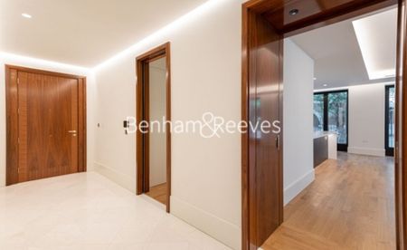 2 Bedroom flat to rent in Lancer Square, Kensington, W8 - Photo 2