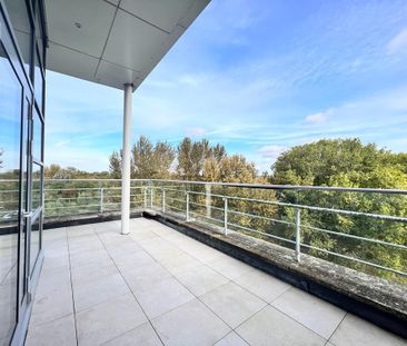 2 bedroom penthouse to rent - Photo 3