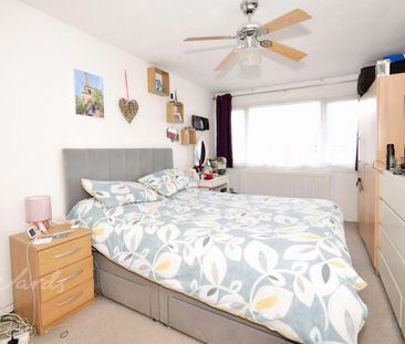 3 bedroom end of terrace house to rent - Photo 1