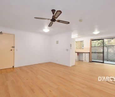 1/18 BOTT ST - Photo 3