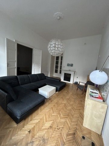 Prime location in Downtown - Photo 2