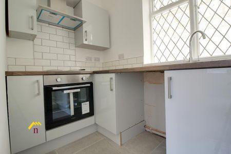 2 bedroom semi-detached house to rent - Photo 4