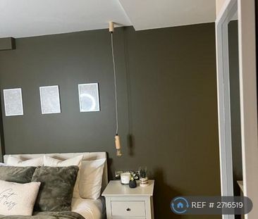 1 bedroom in a house share to rent - Photo 5