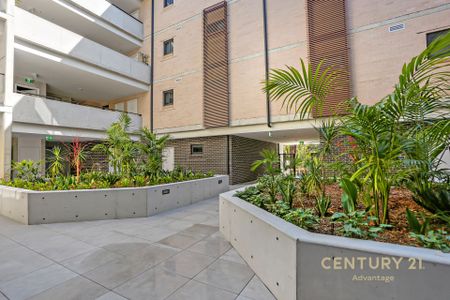 Near New 2 Bedroom Luxury Apartments! - Photo 3