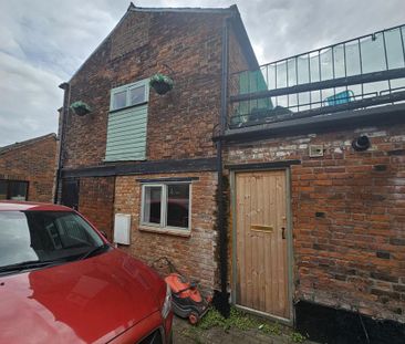 2 bedroom semi-detached house to rent - Photo 3