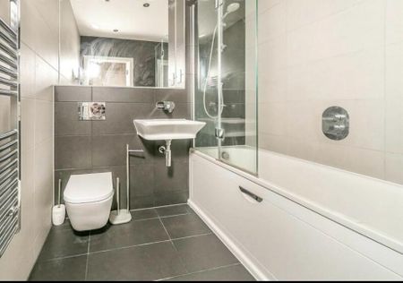 1 Bed Flat, Peregrine House, RG2 - Photo 3