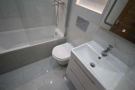 Park House, Station Road, Loudwater, High Wycombe, HP10 - Photo 5