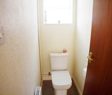 2 bedroom bungalow to rent - Photo 2