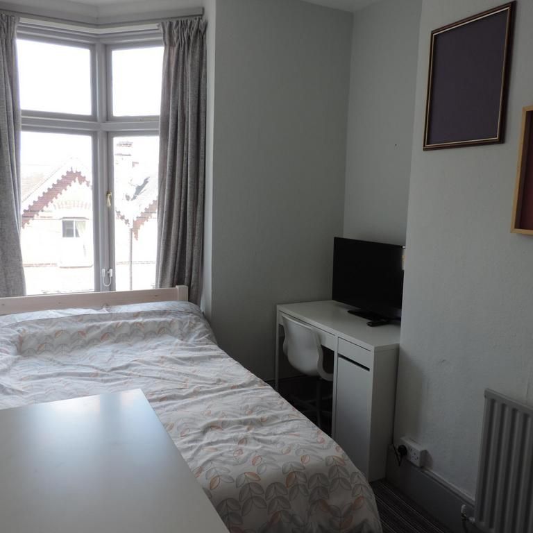 2 bedroom house to rent - Photo 1