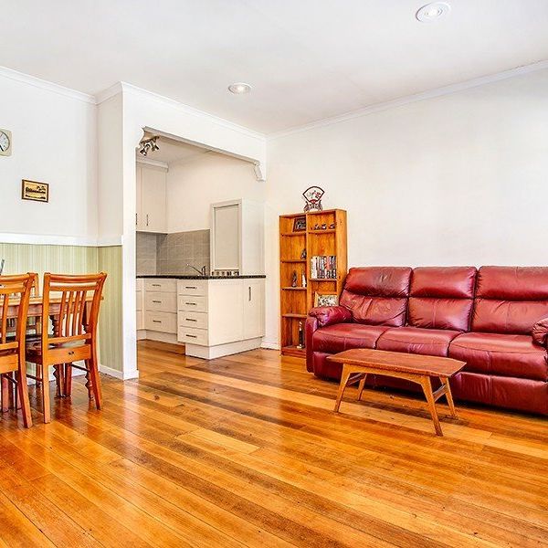 Best Location in Melbourne - Photo 1