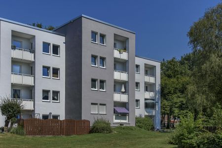Renovierte 4-Zimmer-Wohnung in modernisierten Mehrparteienhaus! - Photo 3