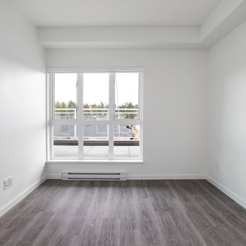 537 Foster Avenue, Coquitlam - Photo 1