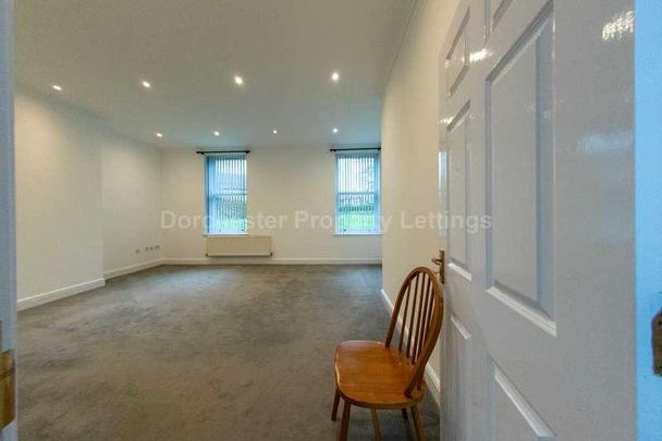 Redwood House, Charminster, DT2 - Photo 1