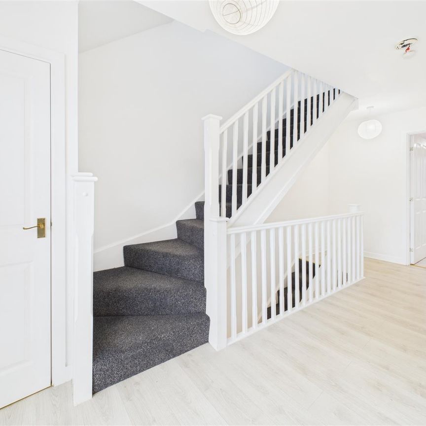 4 bedroom Town house to rent - Photo 1