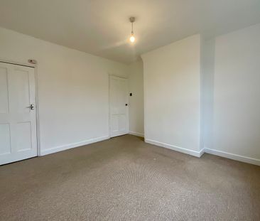 2 bedroom Mid Terraced House to let - Photo 2