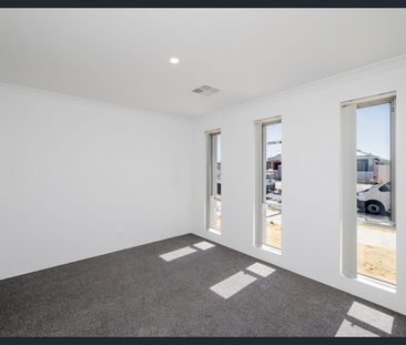 Modern Comfort in Vibrant Alkimos - Photo 5