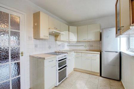 3 bedroom terraced house to rent - Photo 5