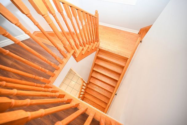 For Lease - 514 Navigator Drive, Mississauga, Ontario - Photo 1