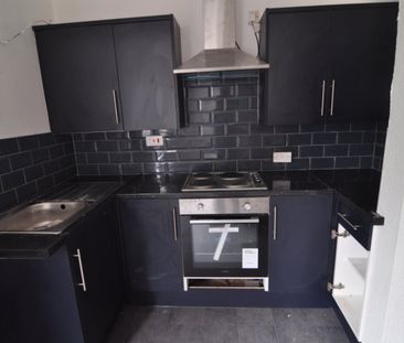 3 bed Semi-Detached - To Let - Photo 6