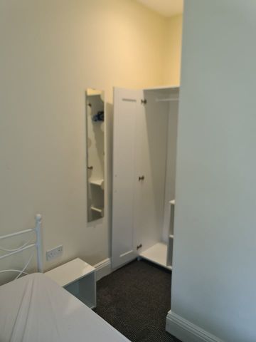 Room in a Shared House, Friars Road, CV1 - Photo 3