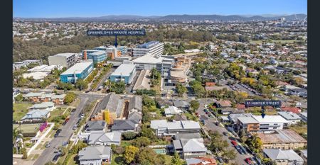 Ground Floor Gem Just Steps from Greenslopes Hospital! (Rent increasing from $675/week to $720/week 04/02/2026) - Photo 5