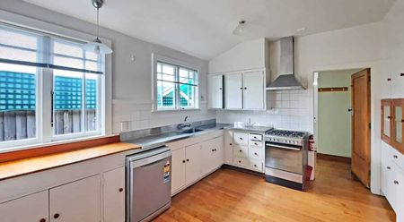 Four Bedroom Home In Addington - Photo 4