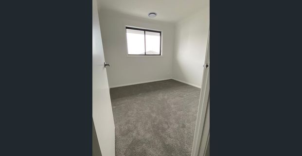 4 bed close to amenities - Photo 1