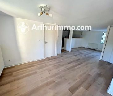 Location Appartement 5 pièces 106 m2 à Saint-Didier-de-Formans - Photo 2