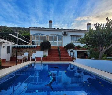 Alquiler de casa o chalet independiente en Calle Torreón - Photo 6