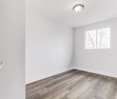 For Lease - 388 Pompano Court, Oshawa, Ontario - Photo 2