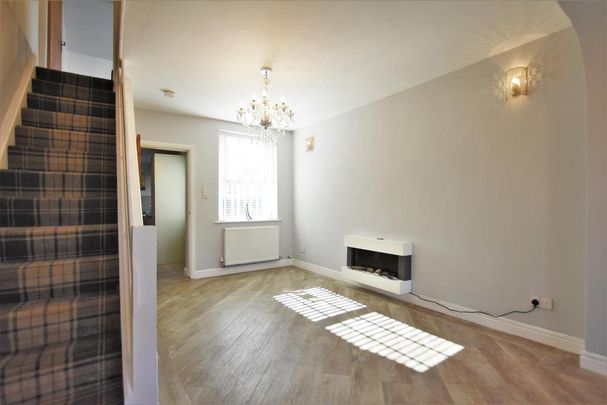 3 bedroom terraced house to rent - Photo 1