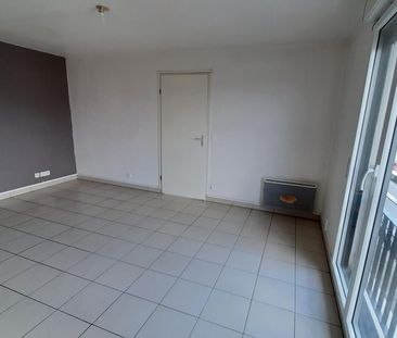 location Appartement T2 DE 39.3m² À ATHIS MONS - Photo 2