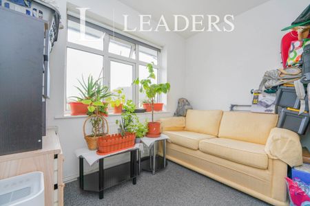 2 bedroom maisonette to rent St Georges Drive, Cheltenham, GL51 - Photo 2