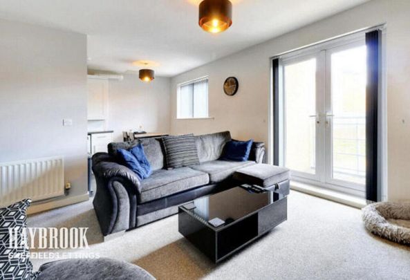2 bedroom flat to rent - Photo 1