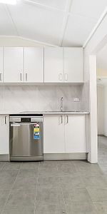 Character filled and perfectly positioned home - Photo 3