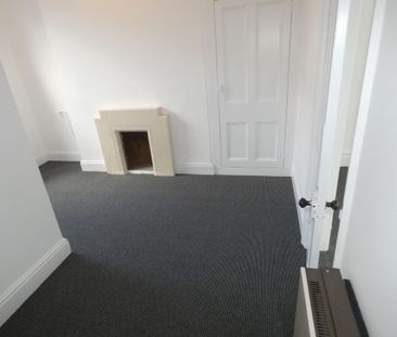 1 bed Apartment - To Let - Photo 2