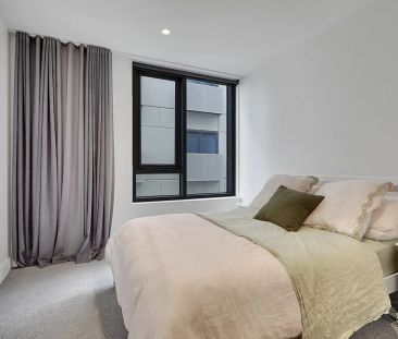 WARM, INVITING & LOCATION PERFECT! - Photo 2