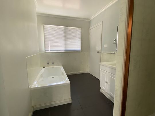 THREE BEDROOM HOUSE IN MARYBOROUGH - Photo 1